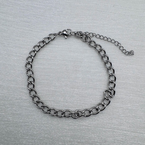 5mm | Silver | Cuban Chain Bracelet - Picture 3 of 3